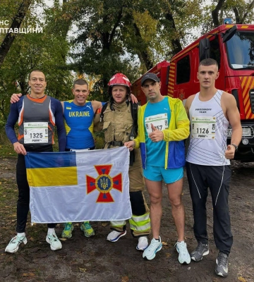 Волинський рятувальник в бойовому одязі подолав 42 кілометри під час Марафону Незламності