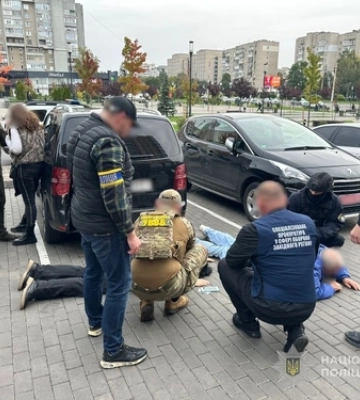 «Сімейний підряд»: на Волині викрили схему переправлення чоловіків за кордон через фіктивні шлюби 