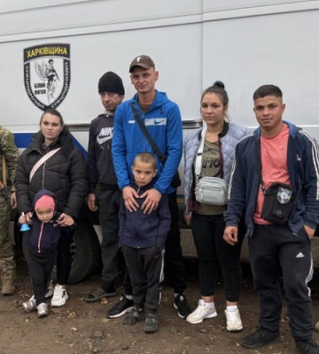 На Харківщині евакуювали родину з двома маленькими дітьми