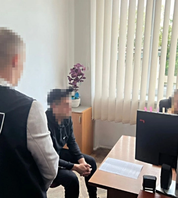 На Львівщині засуджено спритника, який передав до колонії наркотики... у моркві