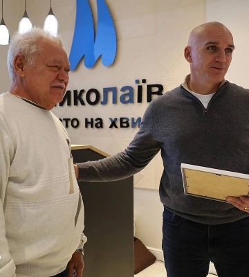 Міський голова Миколаєва нагородив акушера-гінеколога Коваленка, який працює вже майже 50 років