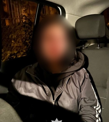 В Одесі дівчина-підліток за гроші підпалила чужий автомобіль