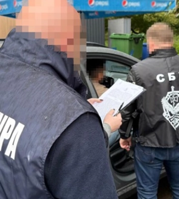 Инспектора Львовской таможни поймали на "откатах" за ввоз ювелирки