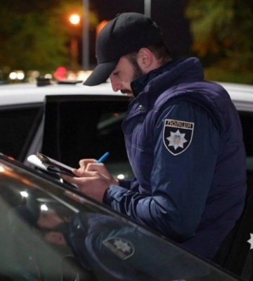 На Одещині начальник районного відділу ТЦК вимагав хабар у 2 тис. доларів за вирішення питання з військовим обліком