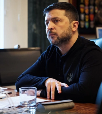 Зеленський позбавив громадянства "осіб із паспортом РФ". ЗМІ назвали Труханова