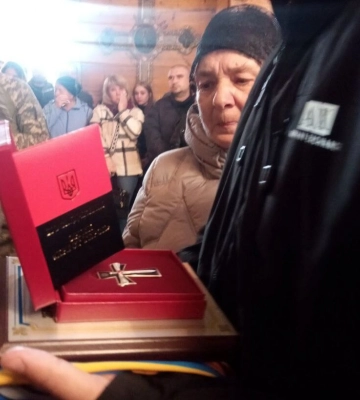 Понад рік вважали зниклим безвісти: на Черкащині громада віддала останню шану полеглому захиснику