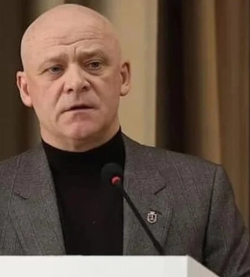 Зеленский лишил гражданства "лиц с паспортом РФ". СМИ назвали Труханова
