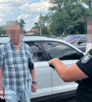 На Дніпропетровщині судитимуть екскерівника лікарні, який вимагав $4 тисячі у пораненого військового