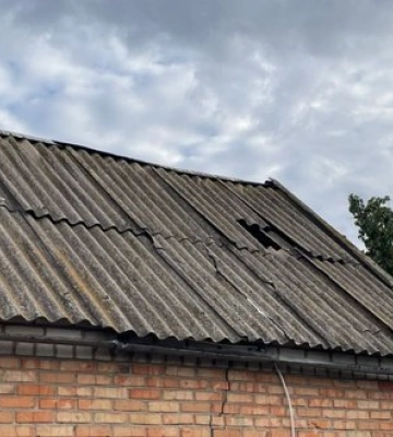Через ворожі обстріли в містах Дніпропетровщини пошкоджена інфраструктура та житлові будинки (Фото)