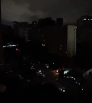 У Києві зникло світло на деяких станціях метро