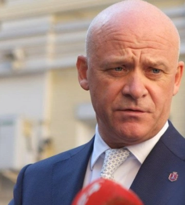Справа Труханова: чи позбавлення громадянства тягне за собою втрату посади мера?