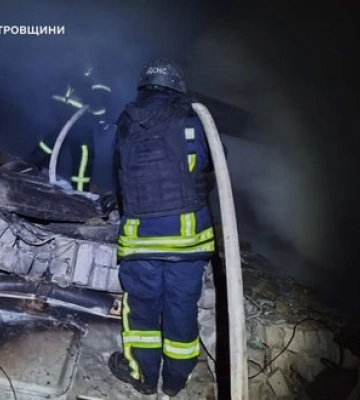 Массированная атака дронов на Днепропетровскую область: ранен 19-летний парень. В Павлограде и Каменском пожары, есть разрушения на предприятиях. ФОТО