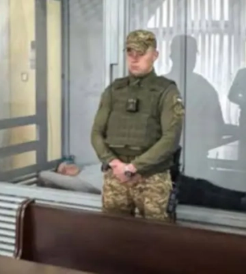 Обвинувачений у справі Фаріон приліг в залі суду 