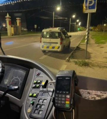 П’яні дебошири побили водія автобуса в Миколаєві