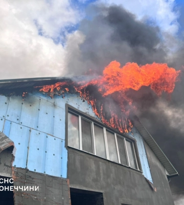 Войска России обстреляли Дружковку и Святогорск: возникли масштабные пожары