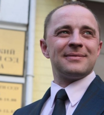 Суд відпустив Момота під особисте зобов'язання