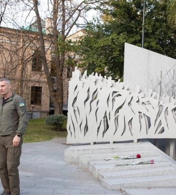 Брюссель передає Києву 4 карети швидкої допомоги - Кличко