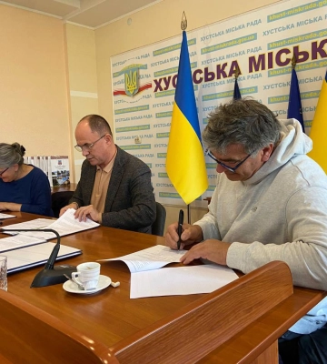 Хуст підписав угоду з муніципалітетами Франції, щоб запустити водогін до Нижнього Селища