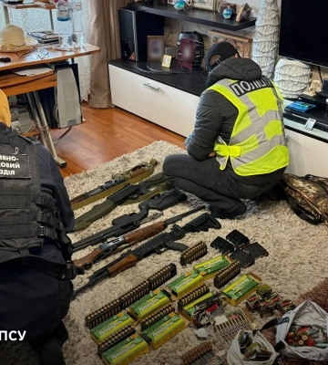 На Буковине пограничники разоблачили схему бегства за границу и оружие с боеприпасами: среди организаторов – заместитель&amp;hellip;