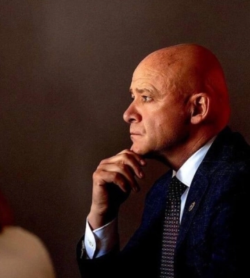 The Insider: У Труханова было два паспорта РФ, но тот, который показала СБУ, – подделка