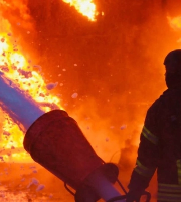 Діє графік погодинних відключень світла: росіяни дронами вдарили по об'єктах електропостачання на Чернігівщині