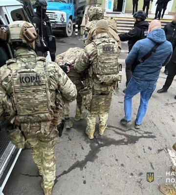 Нацполиция: В Тернополе группа военных похищала и пытала людей, требуя деньги – фото