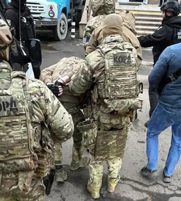 В Тернопольской области группа мужчин в военной форме пытали людей, отбирали деньги и имущество — полиция