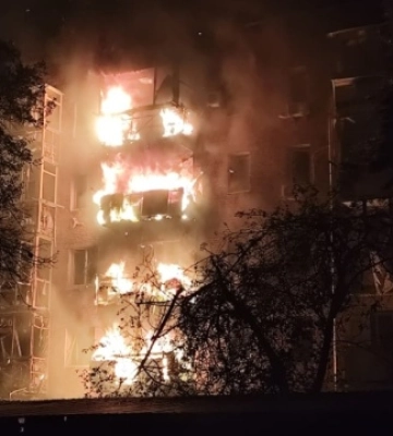 РФ атакувала Ніжин дронами: поранені двоє людей, пошкоджені Нова пошта і багатоповерхівка