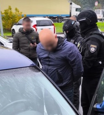 За $9,2 тыс. советовал одеться в военную форму и обещал "липовые" документы: Задержан военнослужащий, который переправлял мужчин в&amp;hellip;