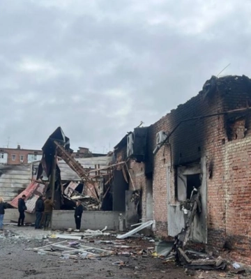 Пошкоджено сортувальне депо та вантажне відділення "Нової пошти" внаслідок атаки РФ