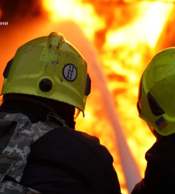Комбінований удар рф по Полтавщині у ніч на 16 жовтня: рятувальники ліквідували пожежі