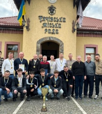 СК «Тячів» — чемпіон! Футболістів клубу привітали у міськраді з тріумфом у чемпіонаті району