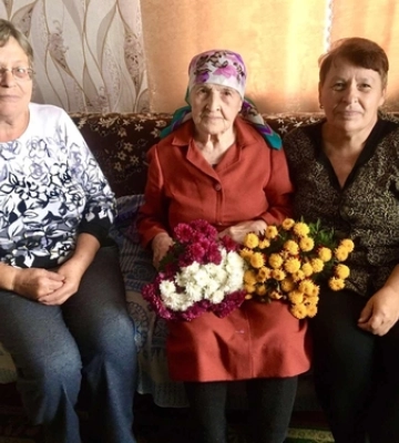 Пережила два голодомори: у громаді на Волині довгожителька відзначила 97-річчя