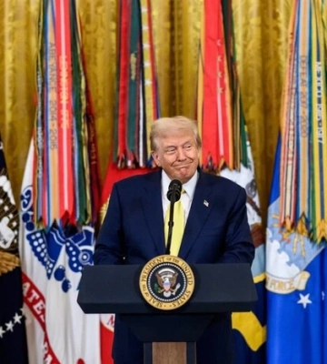 Трамп почав телефонну розмову з Путіним