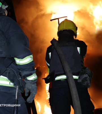Атака на Кривий Ріг: зафіксовано понад 10 влучань, виникли пожежі