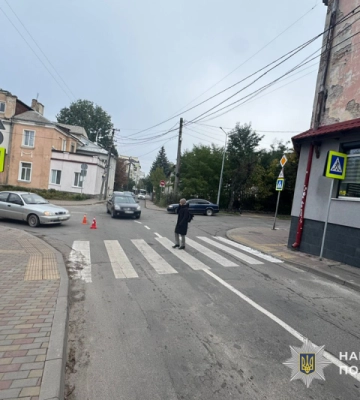 У Тернополі легковик збив жінку, яка переходила дорогу поза межами пішохідного переходу