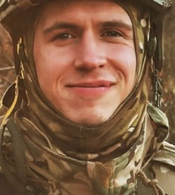 У Новояворівську попрощаються із загиблим Захисником України Сергієм Павуком