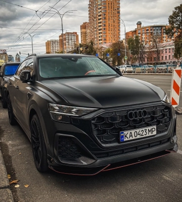 В Киеве заметили мощный кроссовер Audi за 4,5 миллиона с интересным тюнингом 