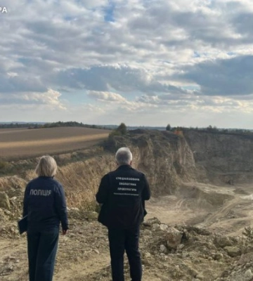 На Хмельниччині директора кар’єру підозрюють у незаконному видобутку вапняку на сотні мільйонів