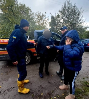 Пробув добу в лісі: волинські рятувальники розшукали 77-річного чоловіка 
