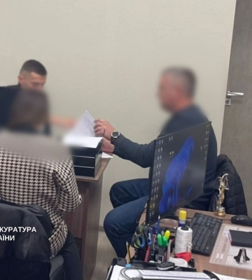 У Києві підряднику та посадовцю Київзеленбуду повідомлено про підозру у привласненні коштів на реконструкцію парку