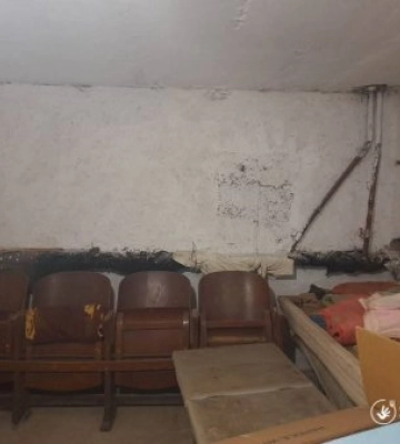 Пліснява, антисанітарія, замки і –7°С: Умови в укриттях Закарпаття шокували перевіряючих
