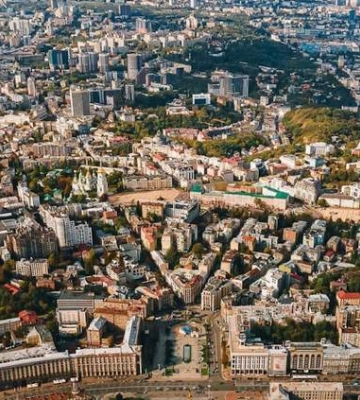 40 тисяч і 9 мільйонів доларів: найдешевша та найдорожча квартири Києва, які зараз продають