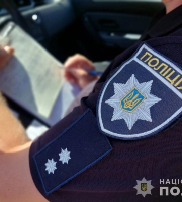 Водій у Рівному запропонував поліцейському 20 тис. грн, щоб той не доставляв його до ТЦК