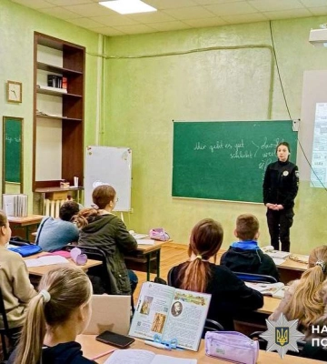 У Рівному поліцейські провели тематичні зустрічі для ліцеїстів