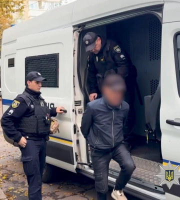На Київщині повідомлено про підозру батькові, який вдарив сина ножем. ВІДЕО