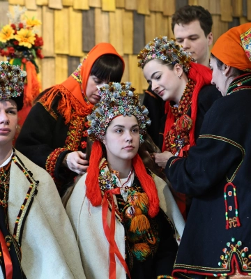 Як у Львові гуляли космацьке весілля 