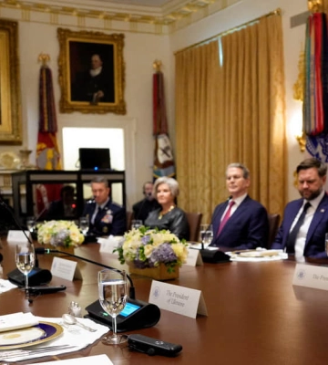 Трамп вимагав від Зеленського віддати Путіну Донбас – Financial Times