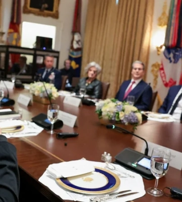 Разочарование для Киева: Трамп во время встречи с Зеленским подталкивал его на уступки РФ и рассуждал о гарантиях для Москвы —&amp;hellip;