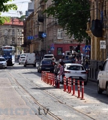 У Львові тимчасово обмежили рух вулицею неподалік центру